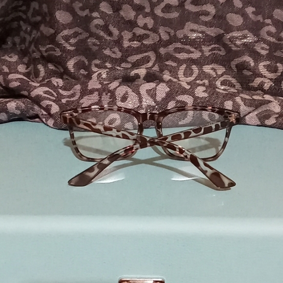 KEEᑭIᑎG! - Picture 3 of 7